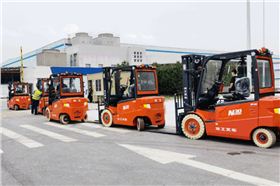 南京龍工電動叉車 南京龍工電動叉車