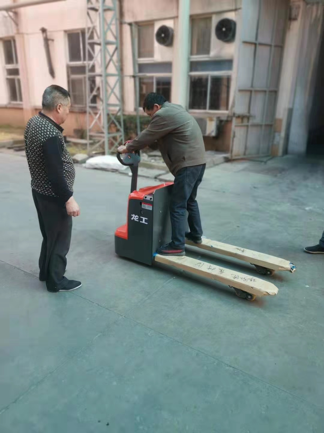 搬運(yùn)車電動(dòng)