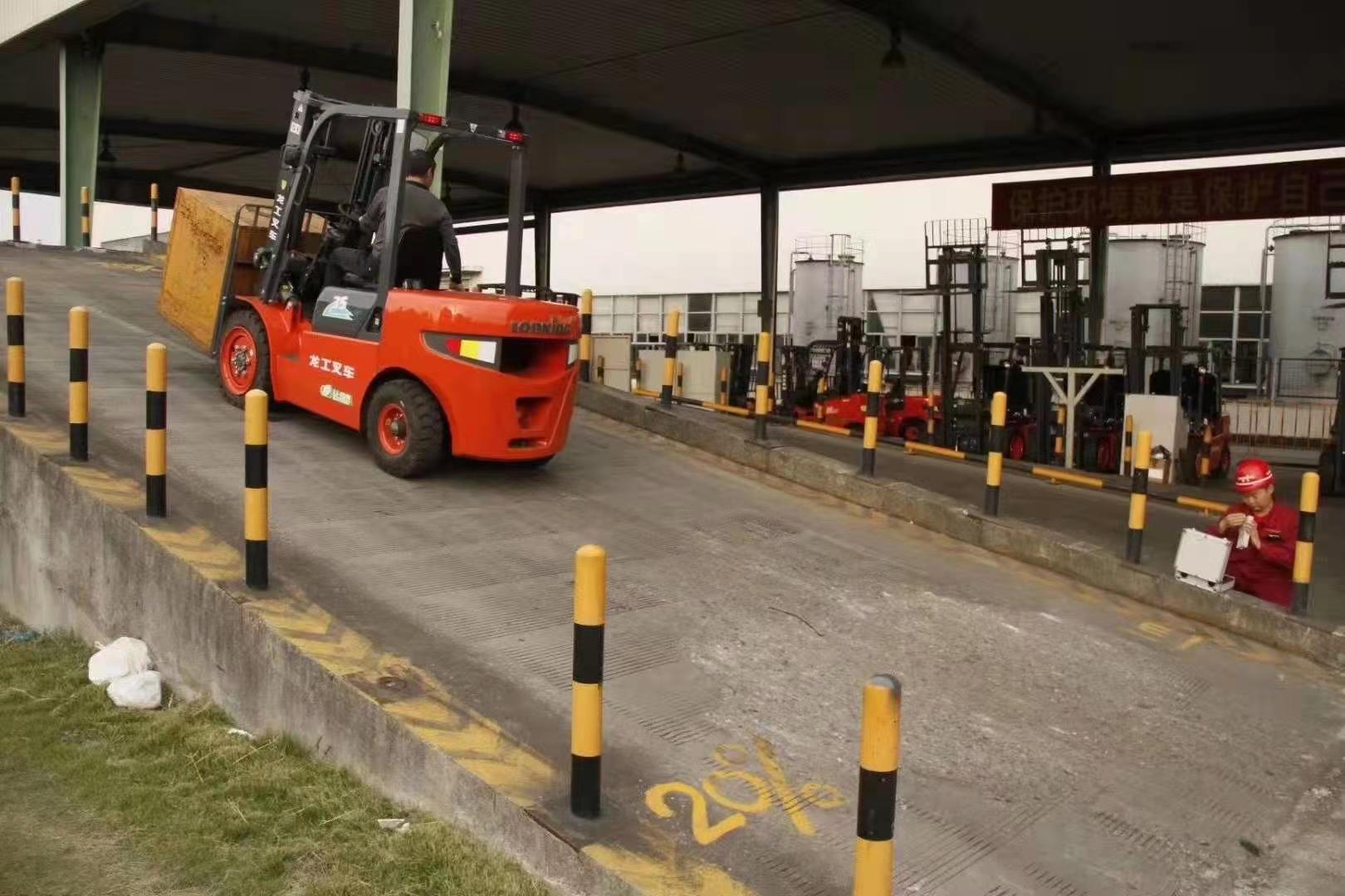 龍工油改電叉車