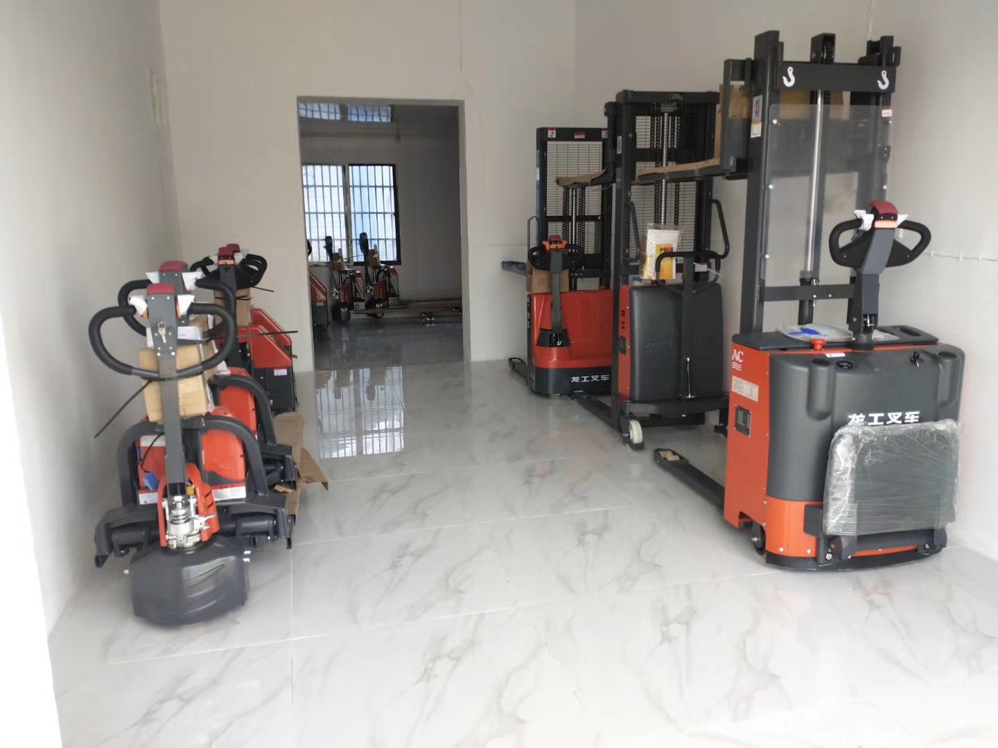 鎮江電動堆高車