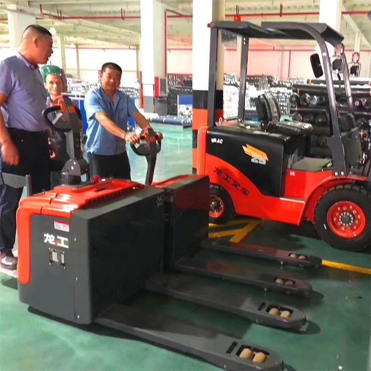 龍工電動搬運車