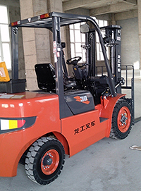 龍工3噸叉車